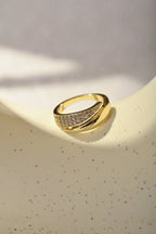 Elegant Guldring med Funklende Sten (1+1 GRATIS)